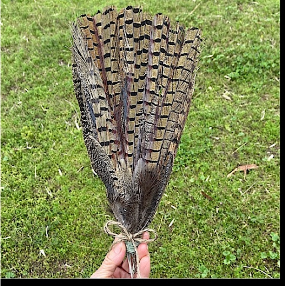 Hand Crafted Feather Fan Artwork Home Decor New - Picture 6 of 7